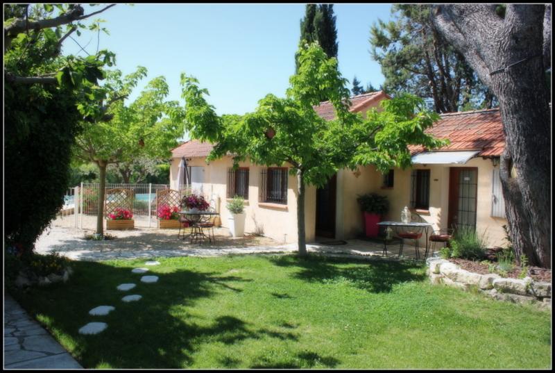 A L'Oree Du Pin Bed & Breakfast Aix-en-Provence Ngoại thất bức ảnh